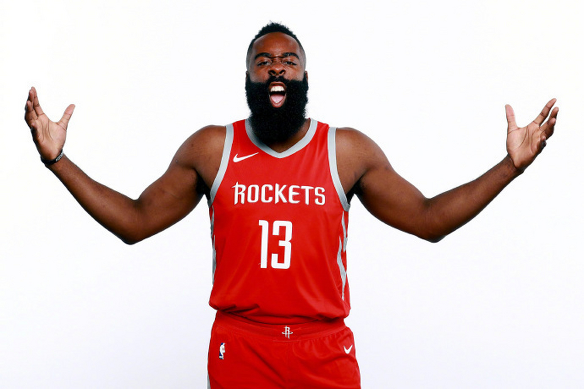 队报：卡马文加未随法国进行完整训练，而是进行了慢跑恢复（队报：卡马文加缺席法国队合练，仅进行慢跑恢复）