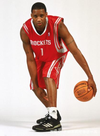 手感爆棚！穆雷半场11中9得到23分4助攻（火力全开！穆雷半场11投9中轰下23分4助攻）