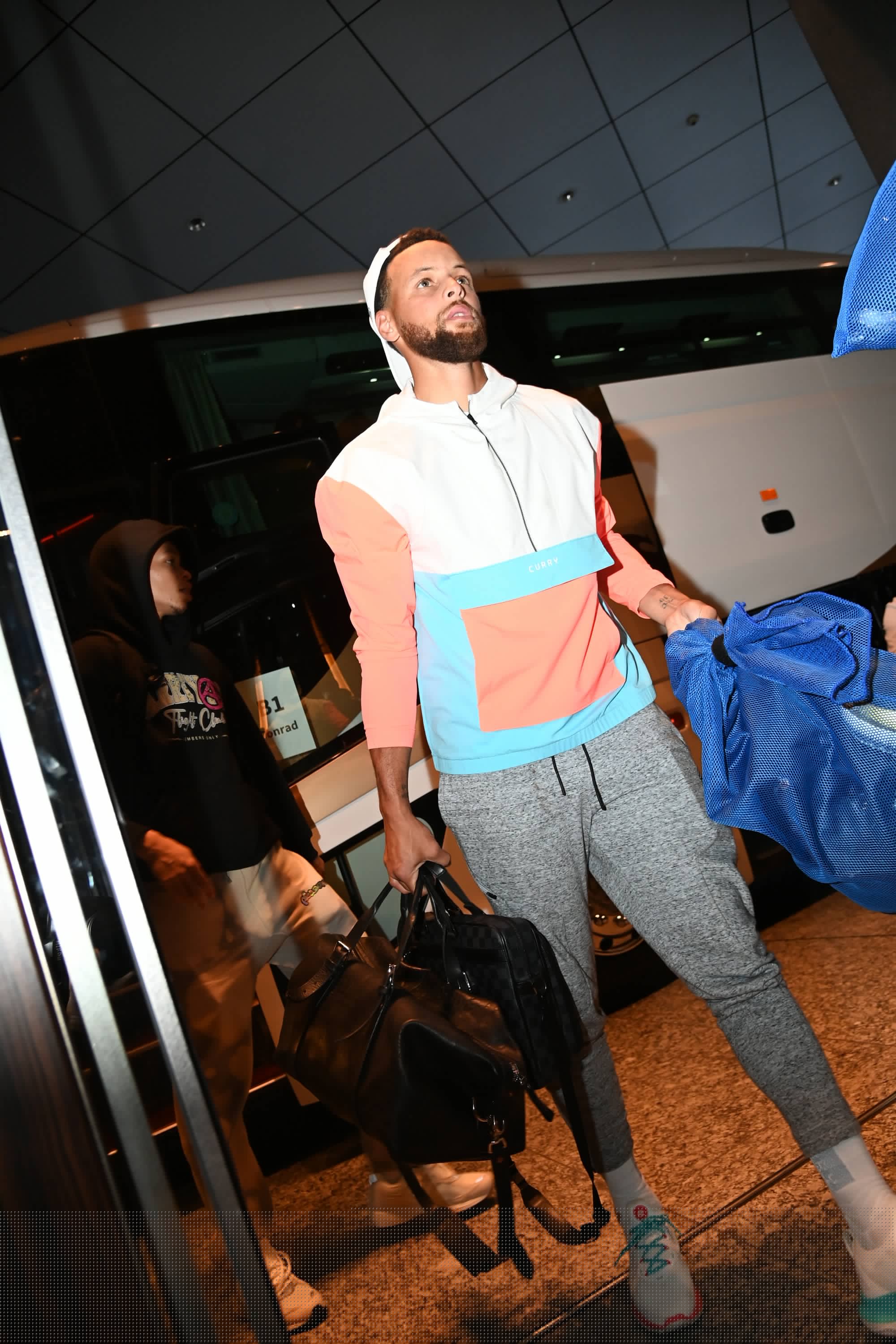 记者：罗马联系法比奥-席尔瓦团队，但若吉拉西离队他将留下（记者称罗马已接触法比奥-席尔瓦团队，若吉拉西离队他仍会留队）