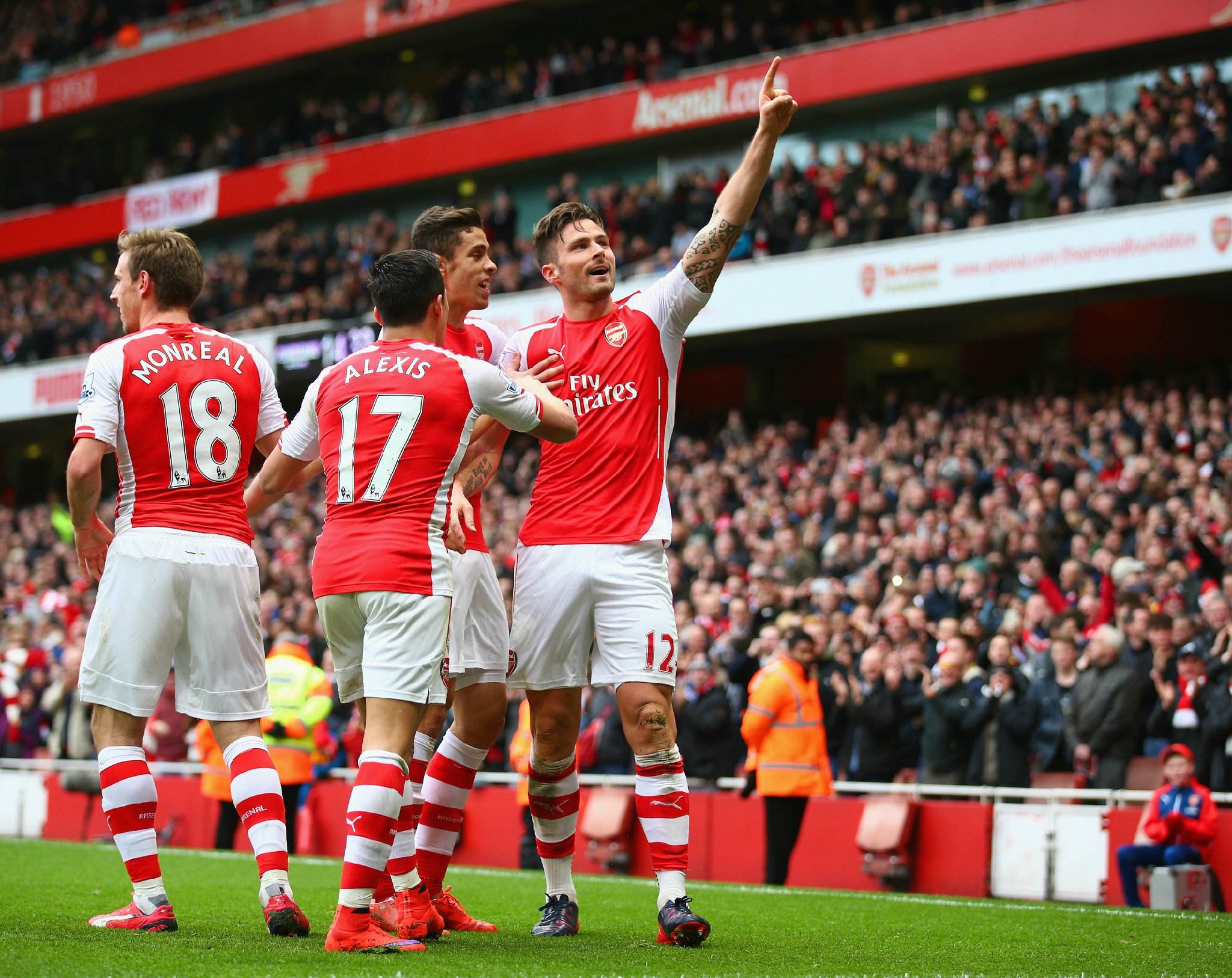 戏剧性拉满，内马尔自八月初后首次破门随后又送出一粒点球（戏剧反转：内马尔八月初后首球入账，随后又送点球）