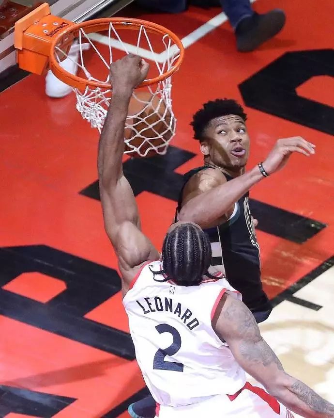 中超：上海海港主场4-1大胜深圳（中超：上海海港主场4比1击败深圳队）