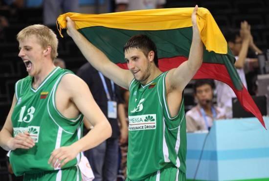 泽林斯基：之前不了解凯拉特；我们需要踢出认真且专注的比赛（泽林斯基：此前不熟悉凯拉特，但我们必须打出严谨且专注的表现）