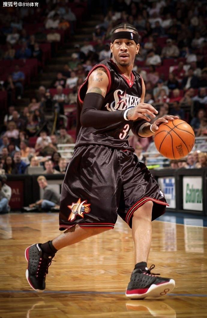 欧冠半场：詹姆斯助攻佩德罗破门，切尔西暂1-0亚特兰大（欧冠半场战报：詹姆斯送助攻佩德罗建功，切尔西1-0领先亚特兰大）