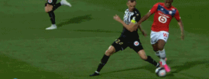 足球国足忙碌备战，训练场加练至夜晚（国足紧锣密鼓备战，训练加练到夜晚）