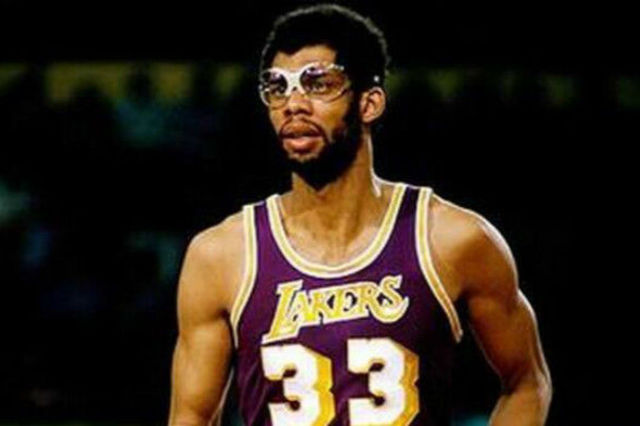 半场：马竞1-1莱万特，德拉富恩特乌龙，马努-桑切斯破旧主（上半场：马竞与莱万特战成1-1，德拉富恩特送出乌龙，马努-桑切斯反戈旧主）