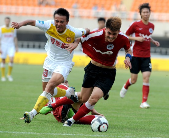 半场战报：巴列卡诺1-0瓦伦西亚，诺贝尔-门迪建功（半场速报：巴列卡诺1-0领先瓦伦西亚，诺贝尔-门迪破门）